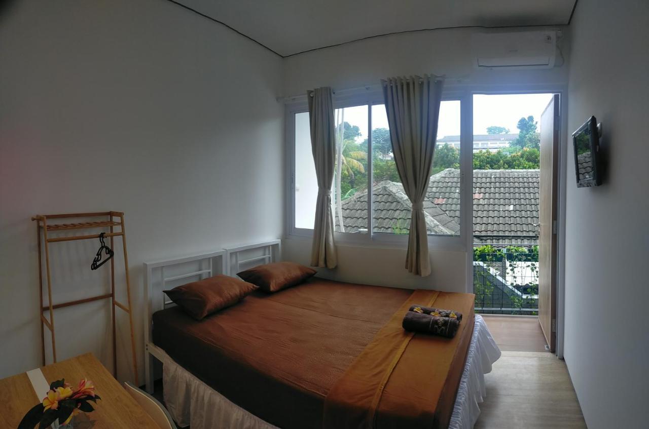 Rion Hostel Богор Екстериор снимка