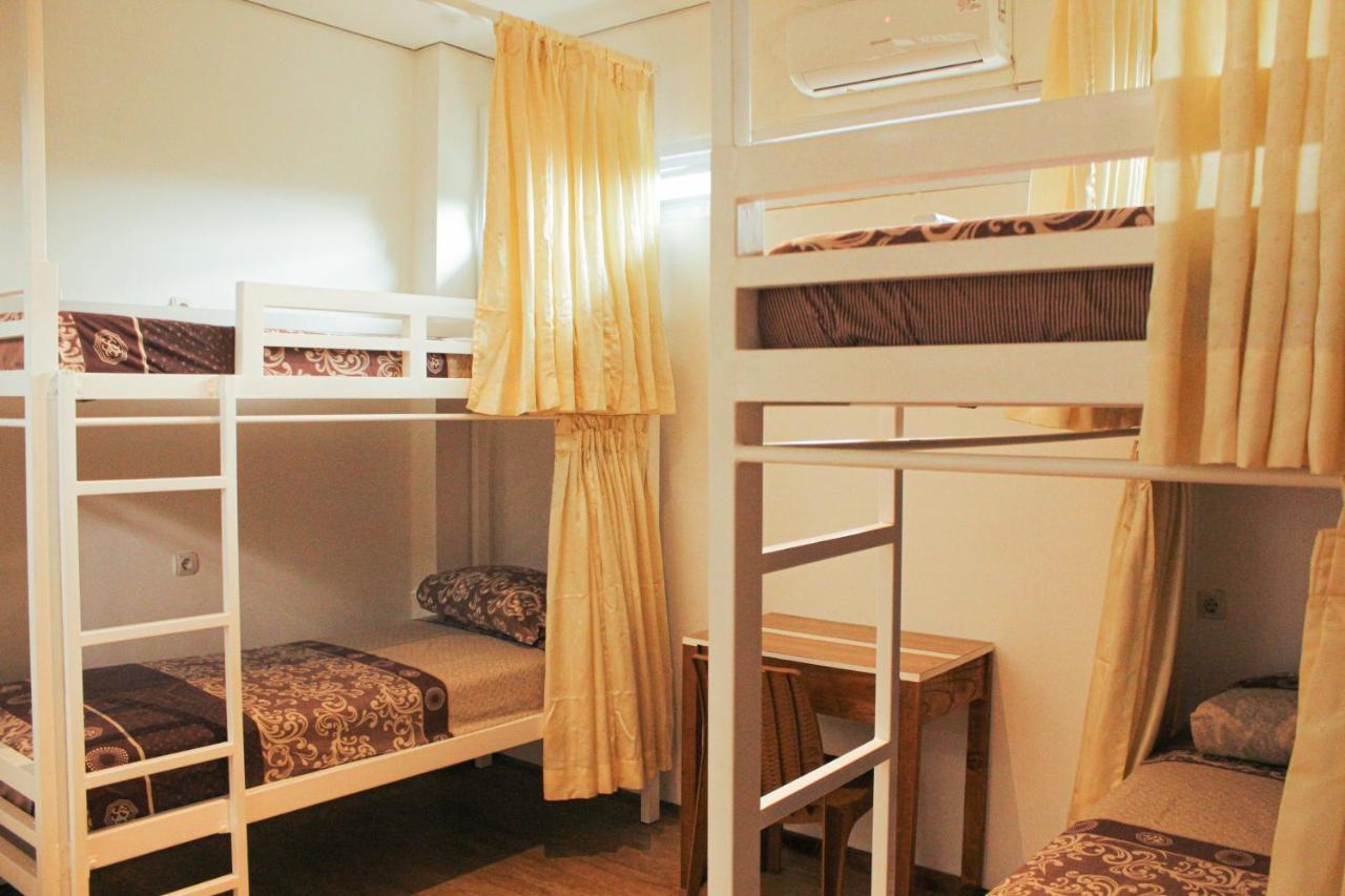 Rion Hostel Богор Екстериор снимка