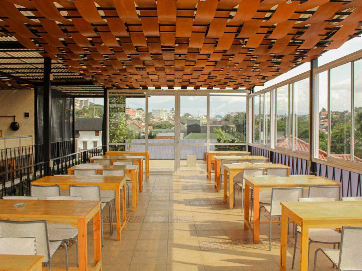 Rion Hostel Богор Екстериор снимка