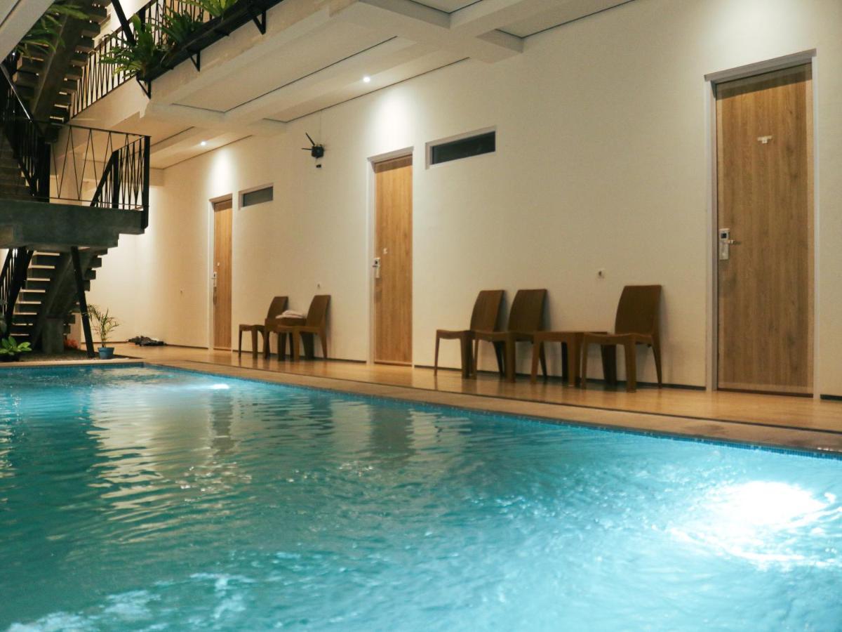 Rion Hostel Богор Екстериор снимка