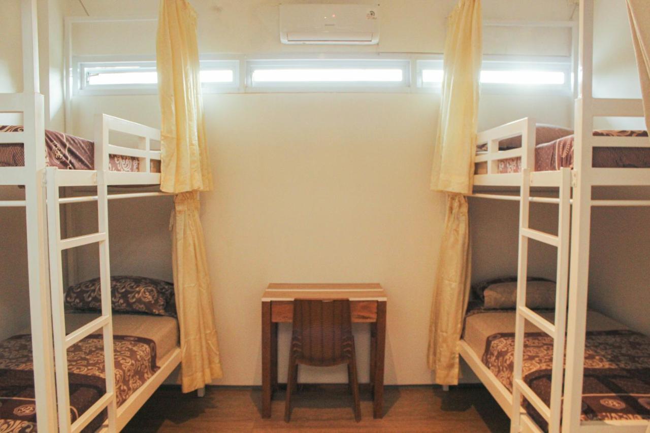 Rion Hostel Богор Екстериор снимка